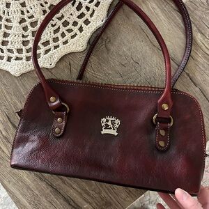 Chic Maroon Leather Shoulder Bag